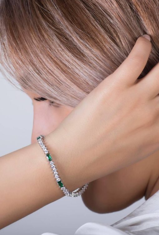 دستبند نقره با نگین سبز