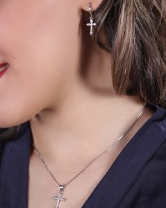 نیمست صلیب با گوشواره حلقه ای