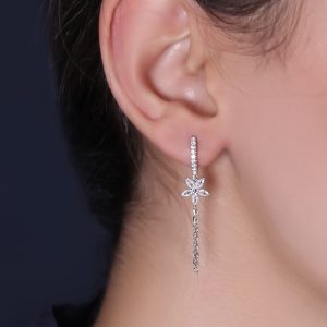 گوشواره حلقه ای با آویز شکوفه