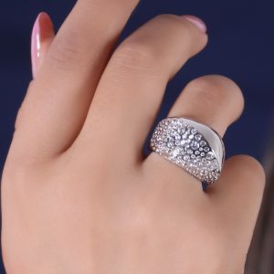حلقه گنبدی نیم نگین