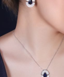 نیمست صدف با نگین آبی