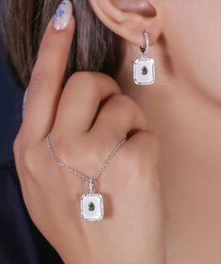 نیمست آینه ای مات با نگین سبز