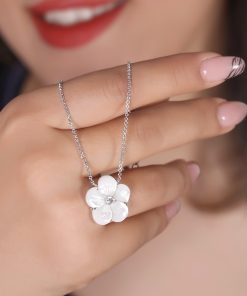 گردنبند گل با صدف طبیعی