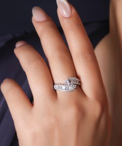 انگشتر نگین باگت ضربدری