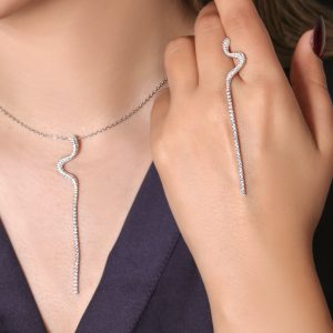 نیمست مار دنباله بلند و نگیندار