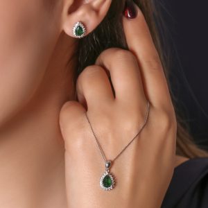 نیمست نگین اشکی زمردی
