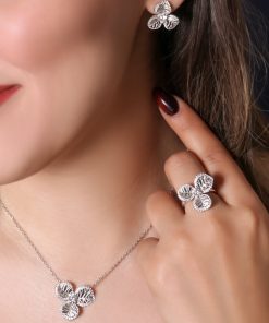 نیمست گل سه برگ کم نگین