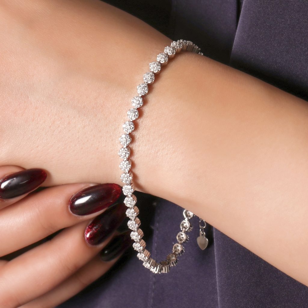 دستبند فلاور ظریف با قفل طوطی