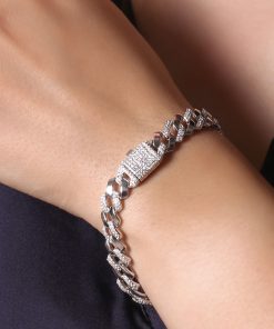 دستبند کارتیه با حلقه های زاویه دار و قفل کتابی