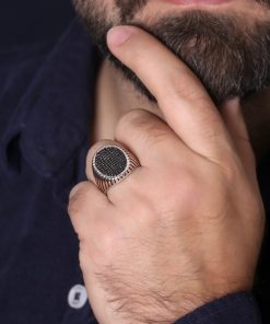 انگشتر مردانه نگین مشکی بارکاب دورنگ
